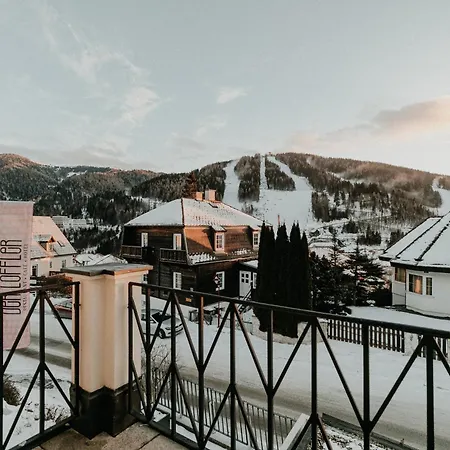 Der Loeffler 3ˢ Superior-hotel Am بيت ضيافة سيمرنغ